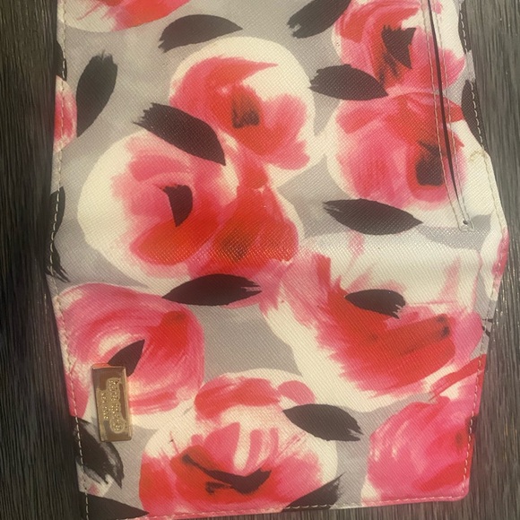 Kate Spade Passport Holder: Floral - Picture 3 of 4